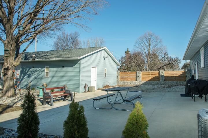 Property Photo:  1006 SE 1st Street  IA 50676 