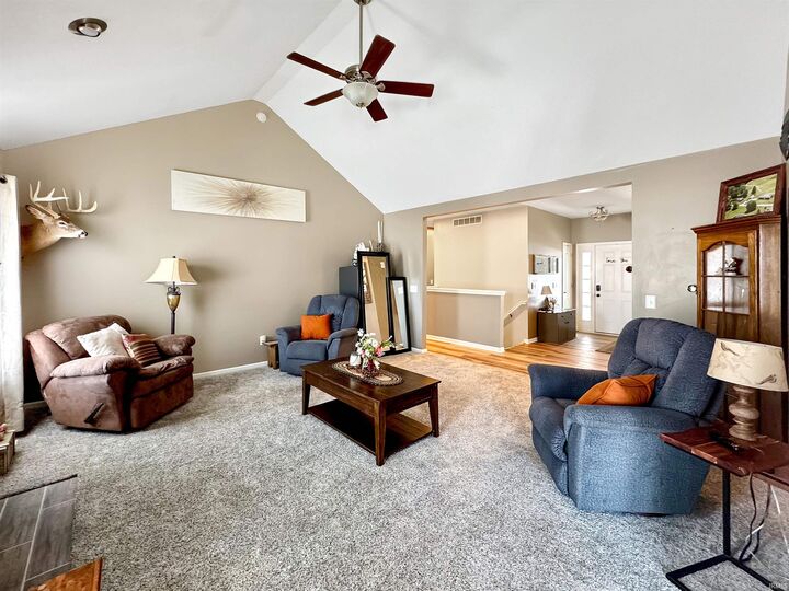 Property Photo: 1366 W Glenview Court IN 46725