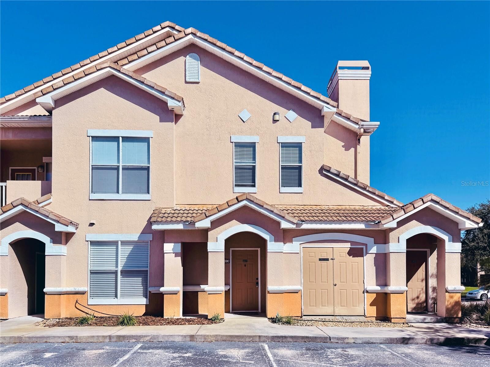 Property Photo:  18013 Villa Creek Drive  FL 33647 