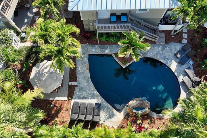 Property Photo: 5610 Avenida Del Mare FL 34242