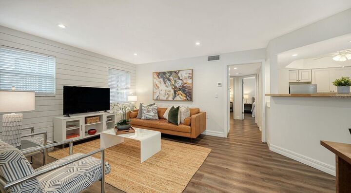 Property Photo:  5610 Avenida Del Mare  FL 34242 