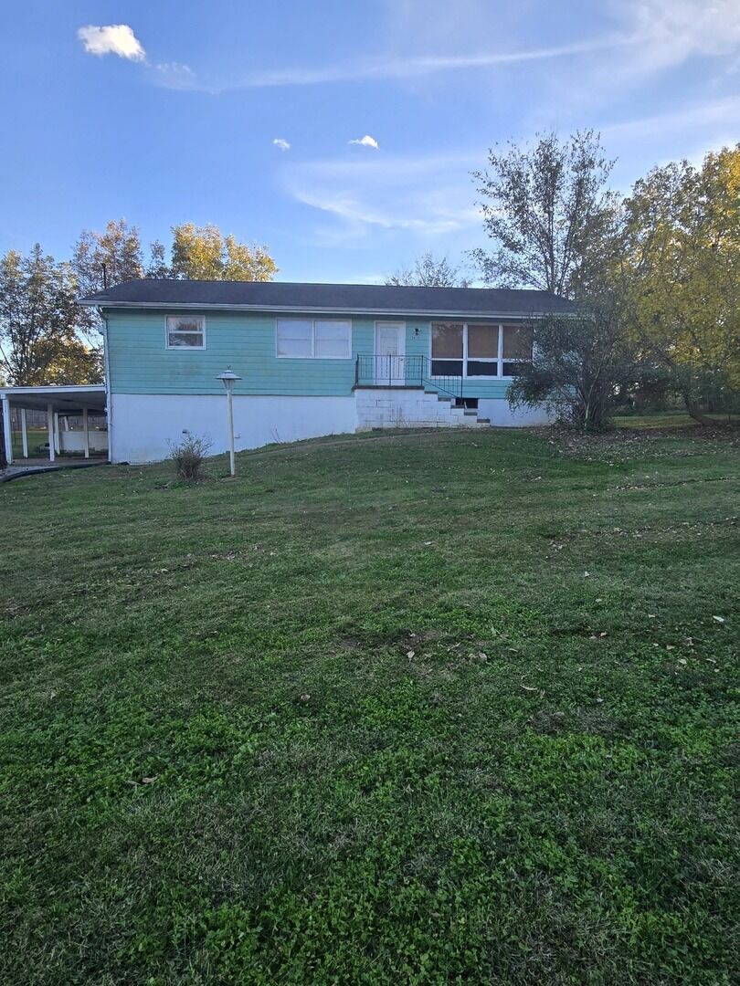 Property Photo:  8650 Old Highway 13  IL 62966 