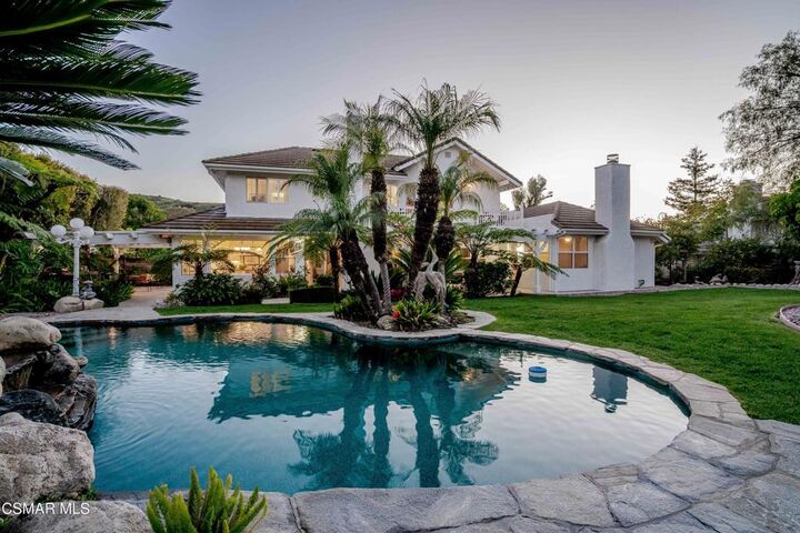 Property Photo:  637 Bluegrass Street  CA 93065 