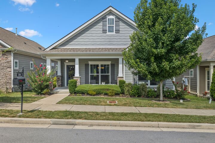 Property Photo:  2064 Kirkwall Dr  TN 37135 