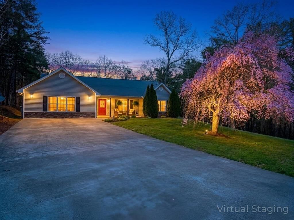 Property Photo: 58 Autumn Ridge GA 30559