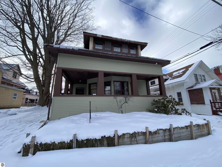 Property Photo: 109 N Park MI 49601