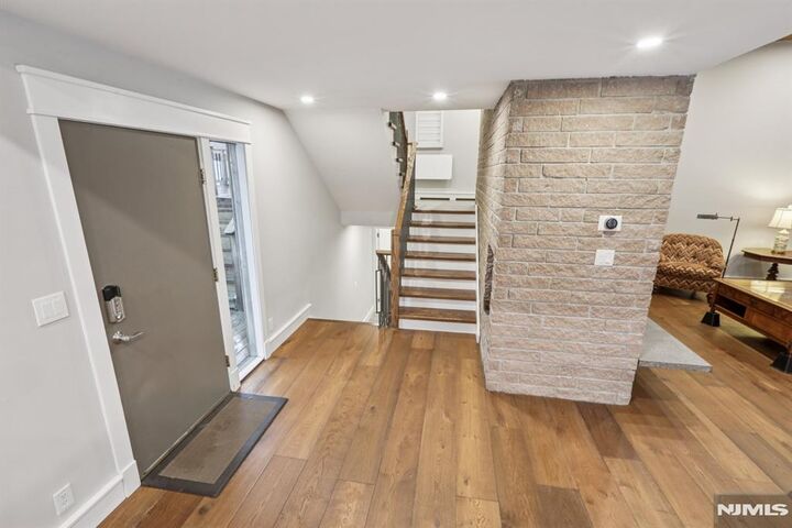 Property Photo:  1044 Ramapo Valley Road  NJ 07430 