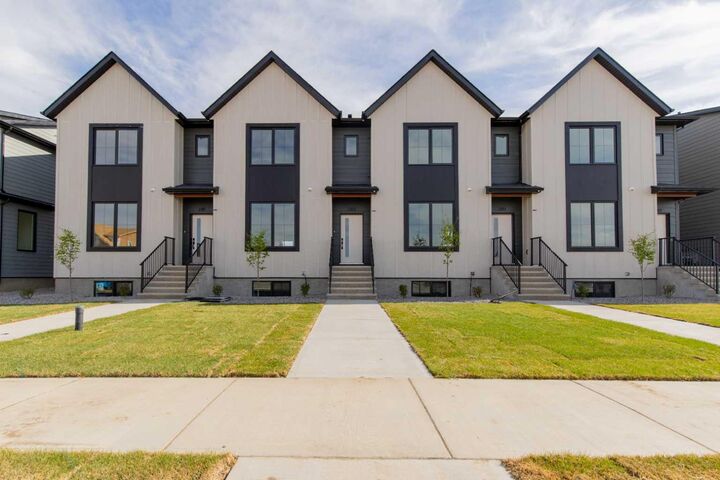 Property Photo: 2815 16 Avenue AB T1M 0G9