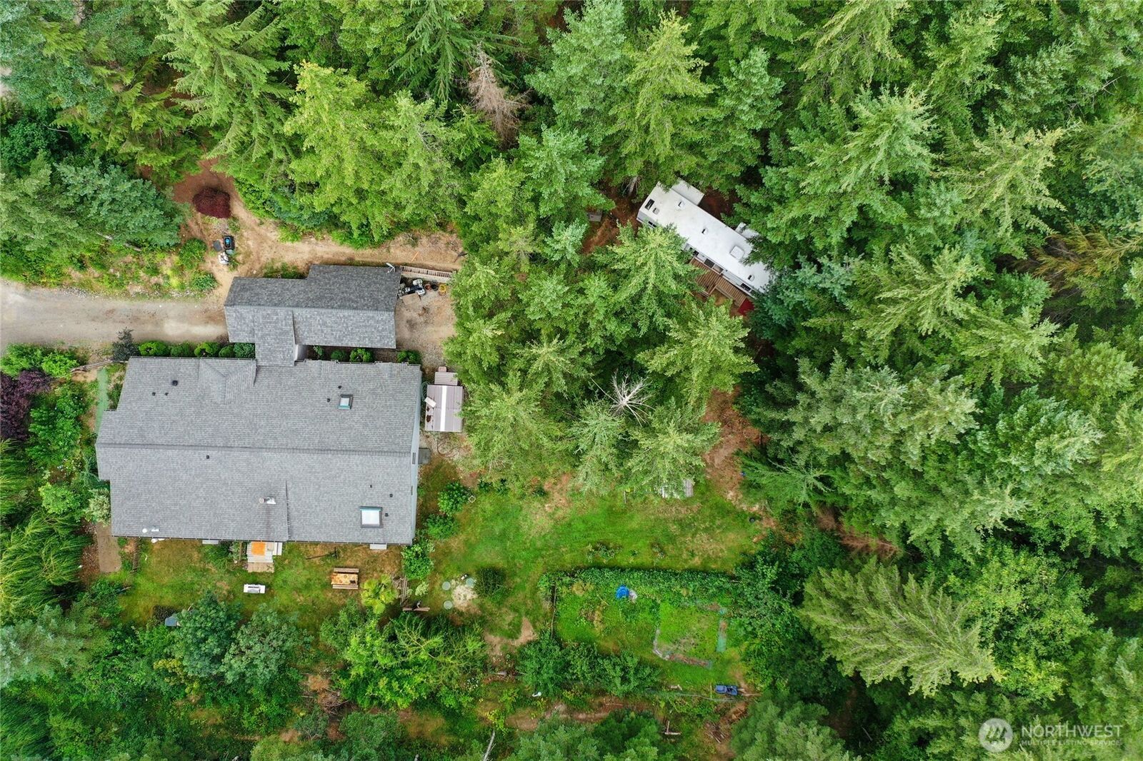 Property Photo: 181 E Elaine Place WA 98528