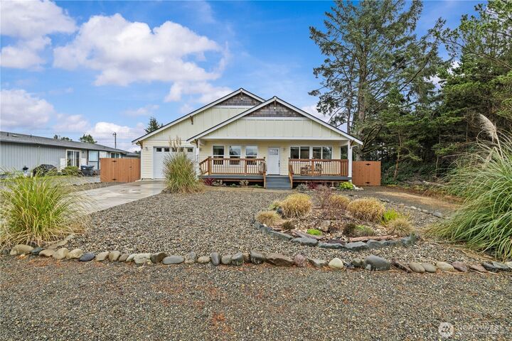 Property Photo:  492  Ensign Avenue NW  WA 98569 