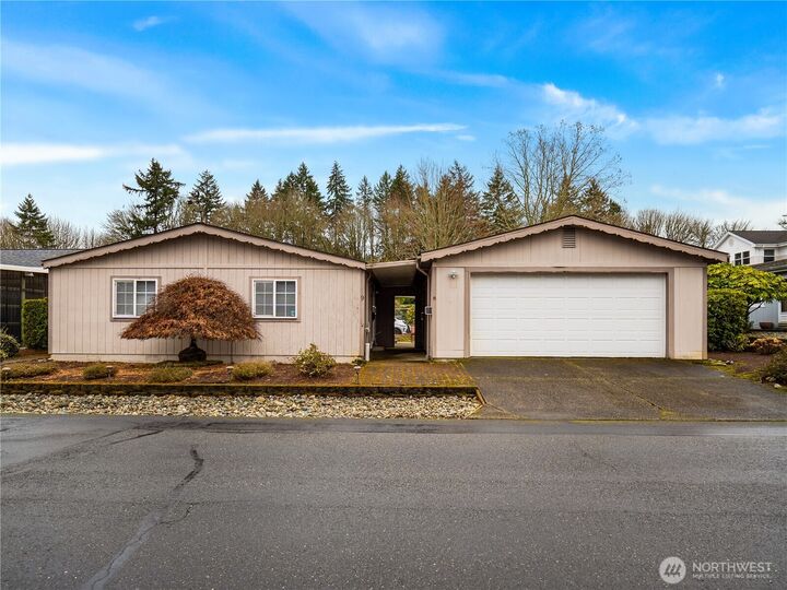 Property Photo:  3700  14th Avenue SE 9  WA 98501 