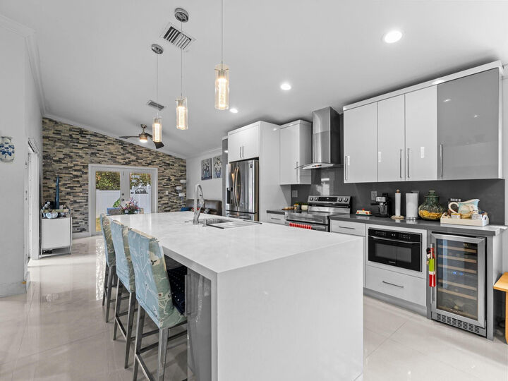 Property Photo:  181 SW 203rd Avenue  FL 33029 