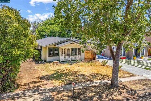 Property Photo: 1490 Davis Street CA 95126