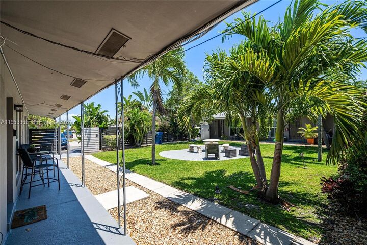 Property Photo: 2201 NE 14th Ave FL 33305