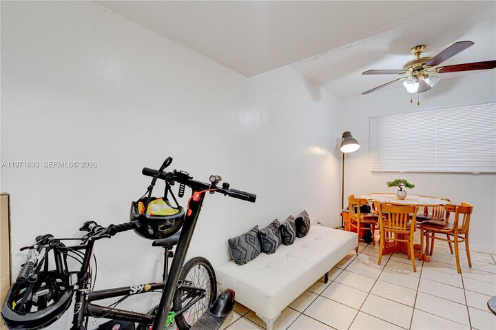 Property Photo: 502-504 Phippen Waiters 4 FL 33004