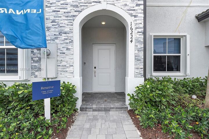 Property Photo:  16224 SW 291st St  FL 33033 