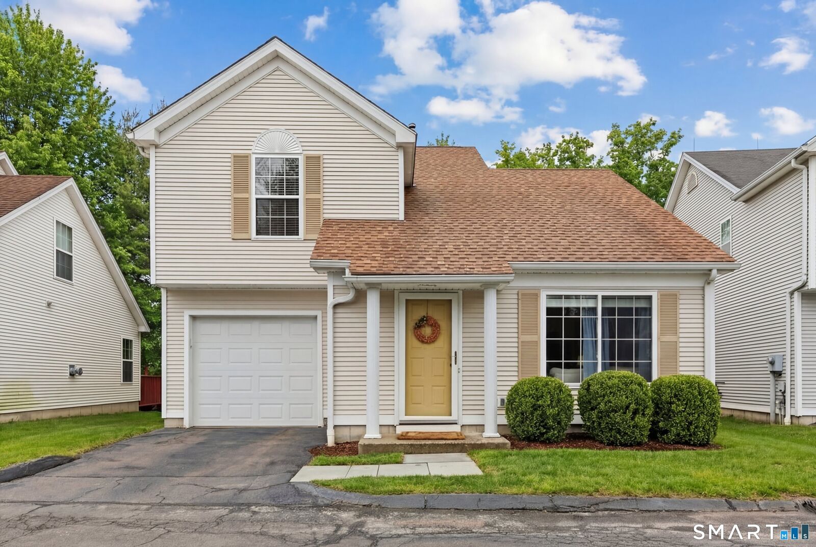 Property Photo: 40 Oenoke Place Apt 13 CT 06907