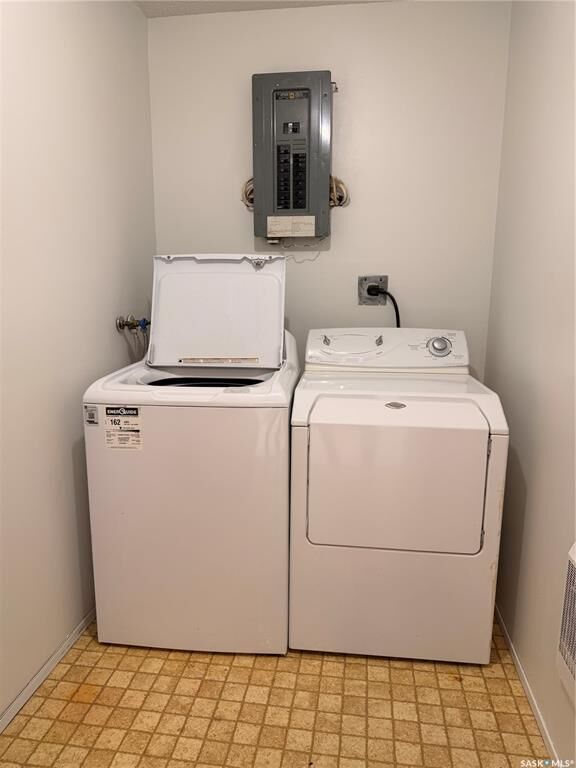 Property Photo: 1005 Isabelle Street SK S4A 1R1