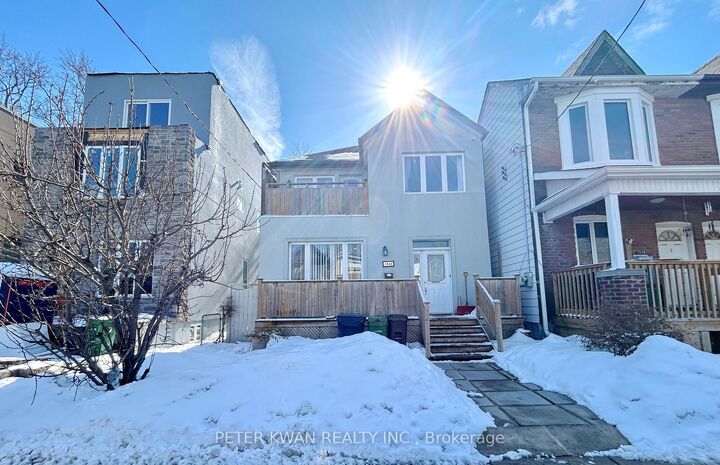 1543 Dundas Street E — photo 1