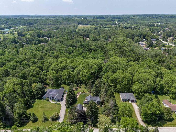 Photo de la propriété:  2268 8th Avenue W  ON N4K 5M8 