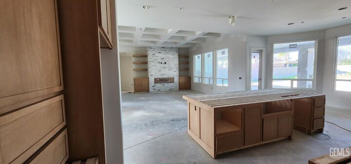 Property Photo:  15520 Georges Letour Avenue  CA 93314 