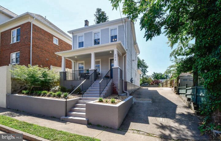 Property Photo: 202 Frederick Street VA 22401
