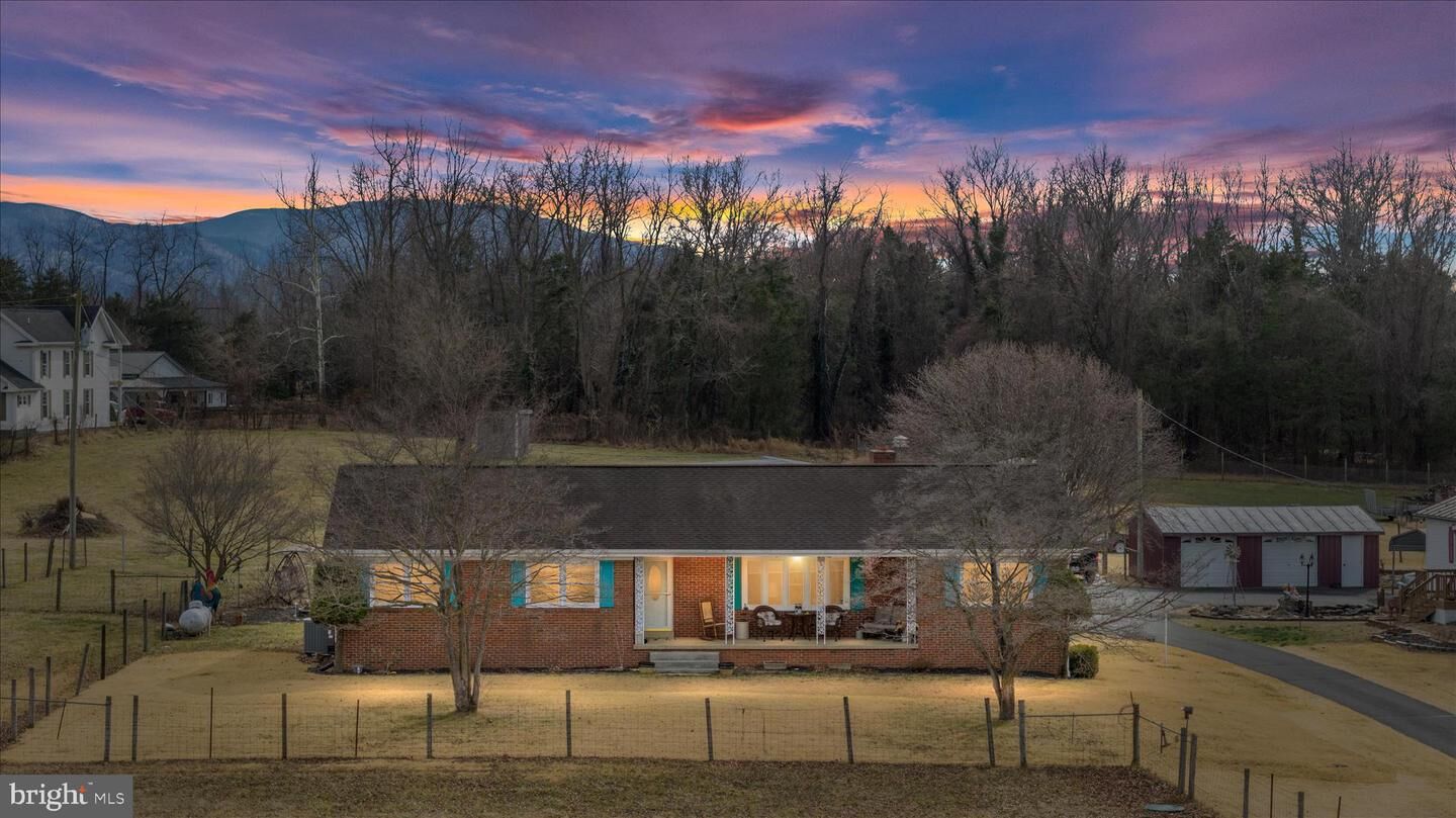 Property Photo:  1596 US Highway 211 E Bsn  VA 22835 