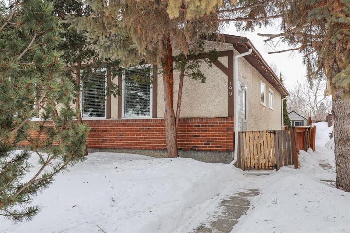 Property Photo:  199 Paddington Road  MB R2N 1H1 