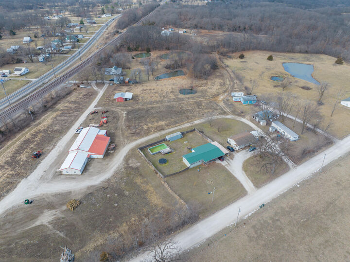Property Photo:  1075 County Road 1245  MO 65270 