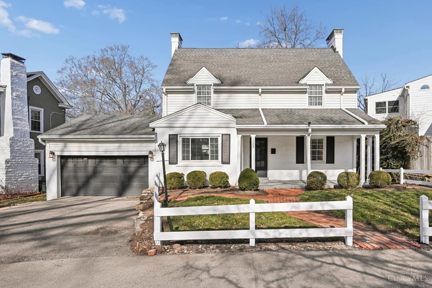 Property Photo: 1005 Richwood Circle OH 45208