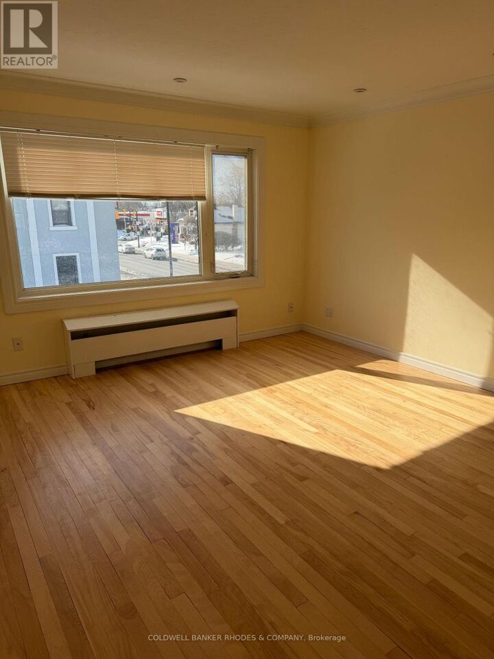 Property Photo: 406 Montreal Road 6 ON K1K 0V4