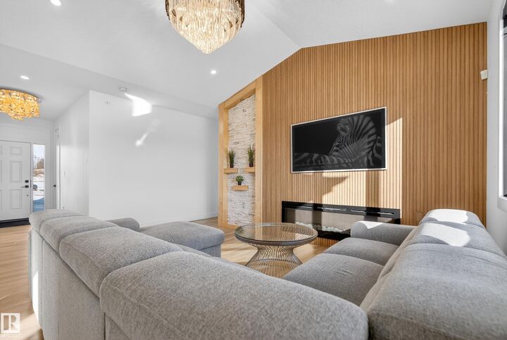 Property Photo:  25527 Twp Road 511 A 52  AB T7Y 1A8 