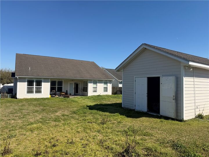 Property Photo:  202 Waters Edge Drive  GA 31548 