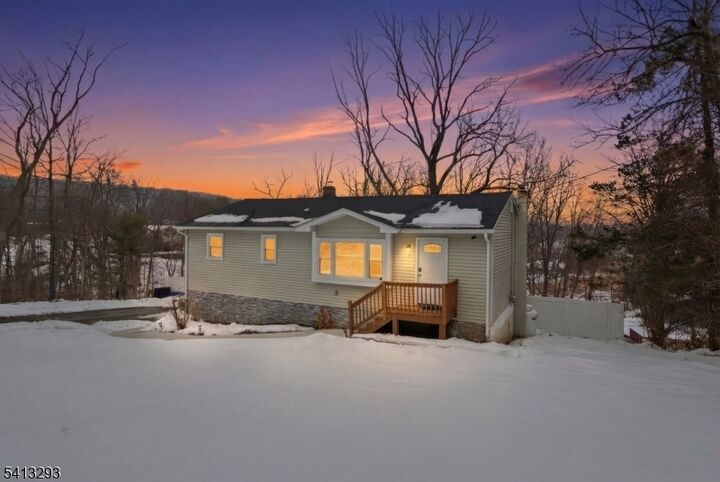 Property Photo:  3 Gardenia Rd  NJ 07418 