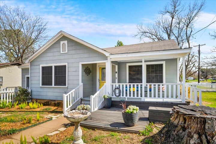 Property Photo:  1107 Washington Street  TX 77833 