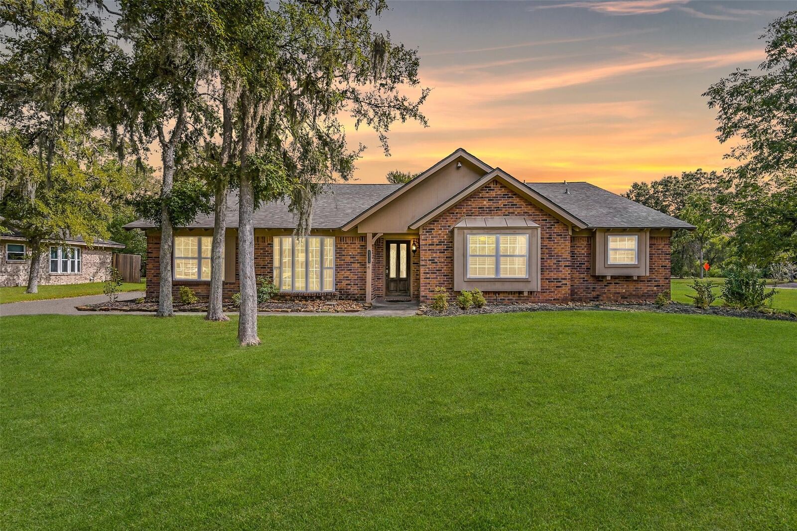 Property Photo:  5315 Kingsmill Road  TX 77546 