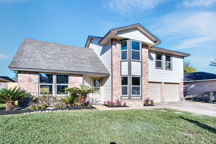 Property Photo:  7511 Weatherhill Lane  TX 77041 