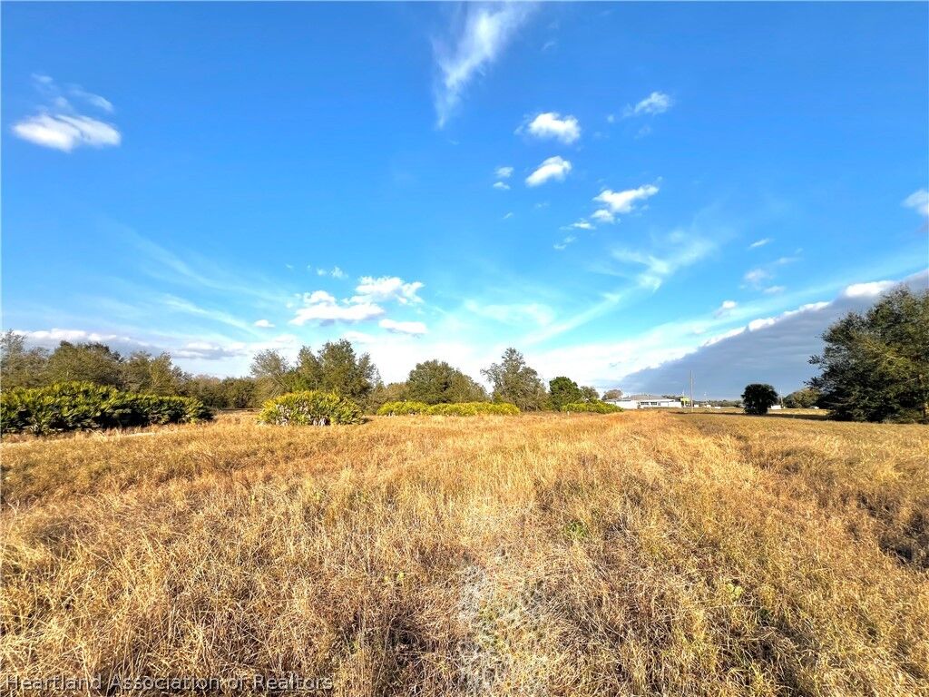 Property Photo:  2824 W Lanett Road  FL 33825 