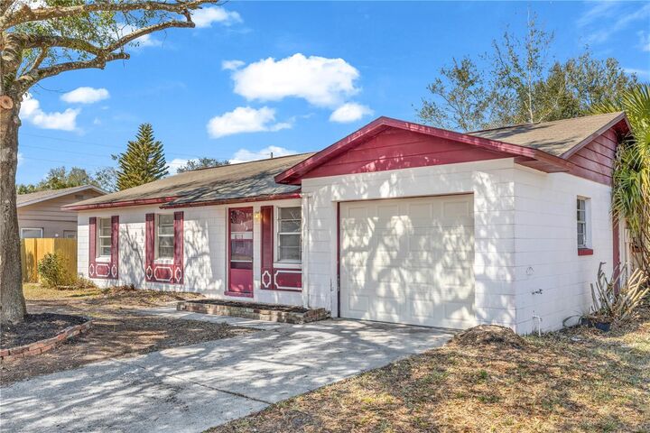 Property Photo:  454 Springwood Court  FL 32750 