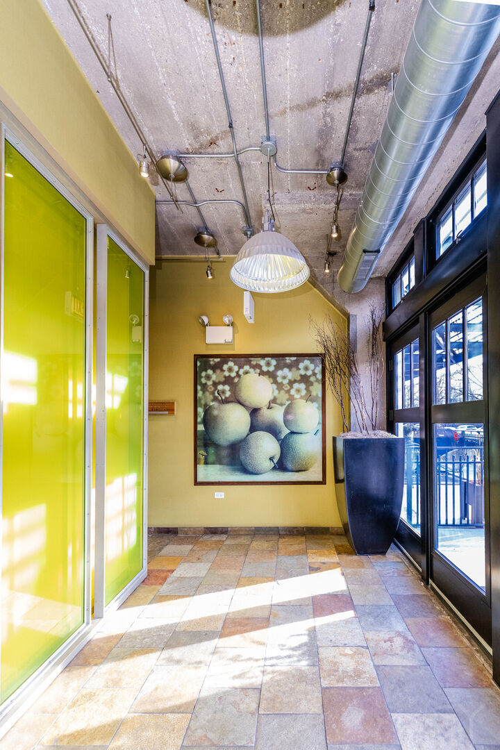 Property Photo:  1150 W 15th Street 201  IL 60608 