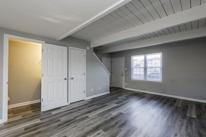 Property Photo:  2053 Westview Lane  IL 60073 