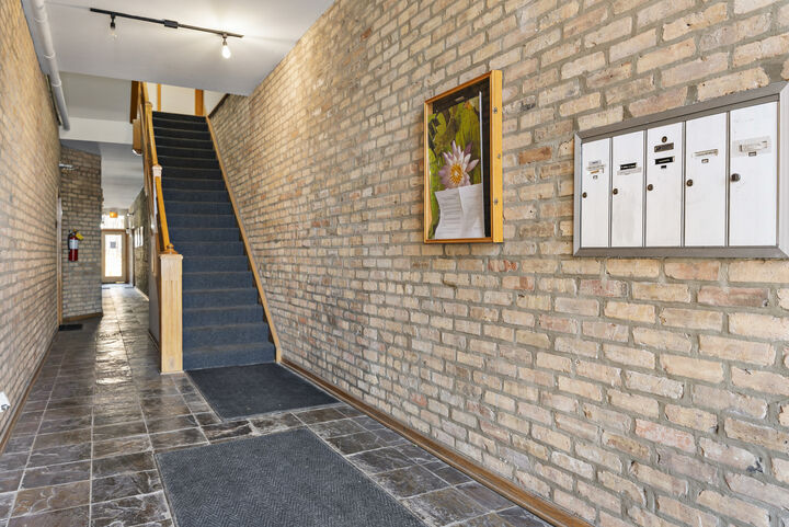 Property Photo:  6649 S Maryland Avenue 2W  IL 60637 