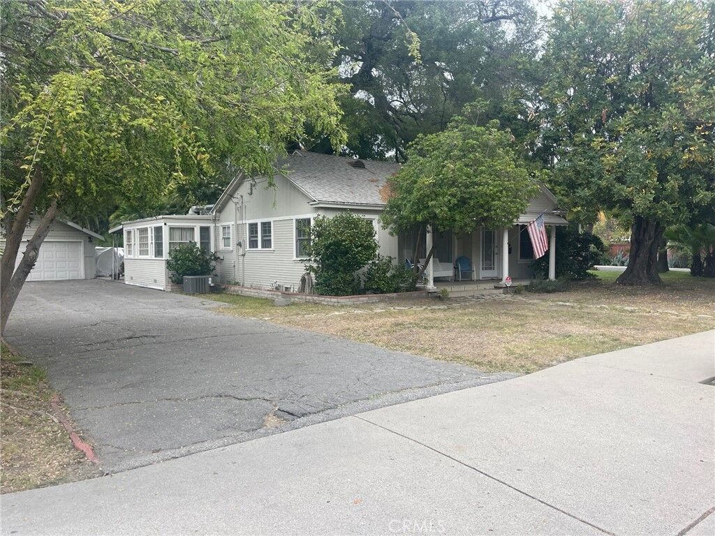 Property Photo: 13005 Magnolia CA 91423