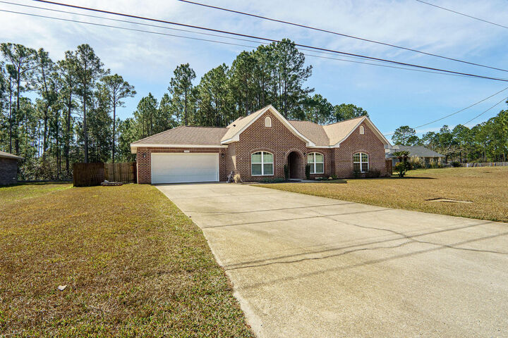 Property Photo: 7409 Rexford Street FL 32566