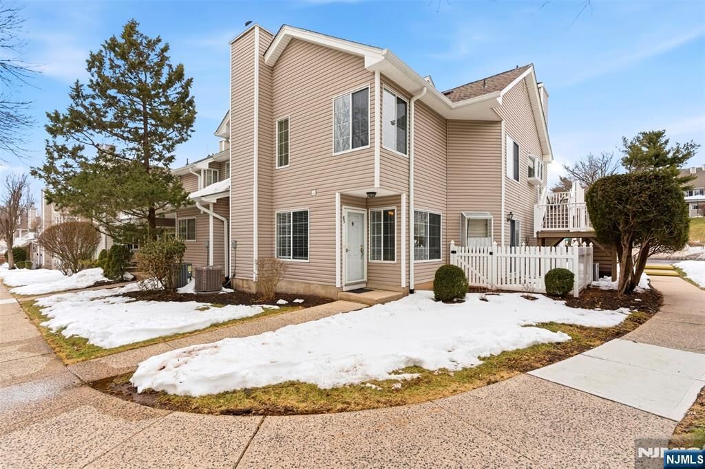 Property Photo:  85 Encampment Drive  NJ 07921 