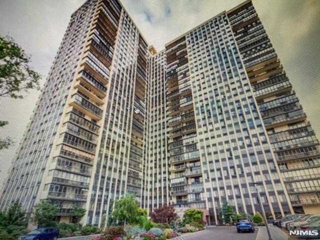 Property Photo:  300 Winston Drive 207  NJ 07010 
