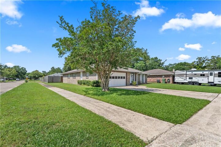 Property Photo: 201 Darwin Drive LA 70458