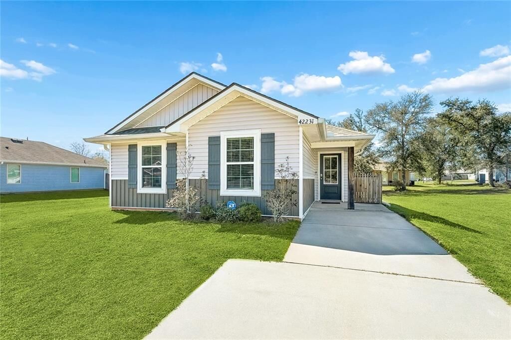 Property Photo:  42231 Southern Pines Boulevard  LA 70454 