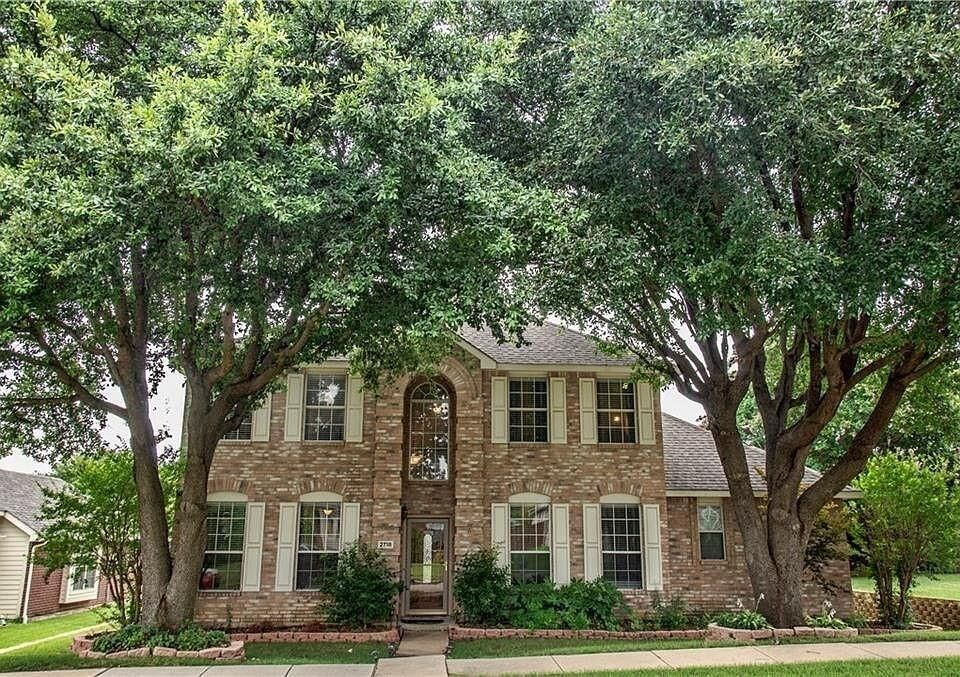 Property Photo:  2718 Bordeaux Drive  TX 75070 