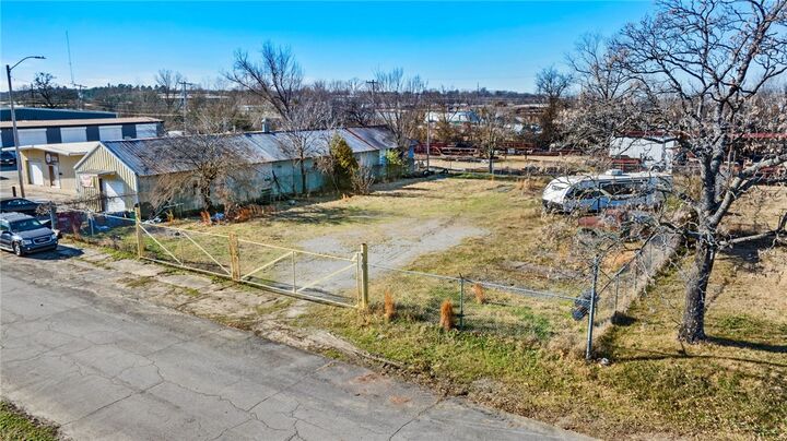 Property Photo:  1710 & 1712 11th Street  AR 72901 